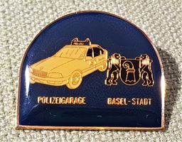 P107 - Pin Opel Senator Polizei Garage Basel Stadt