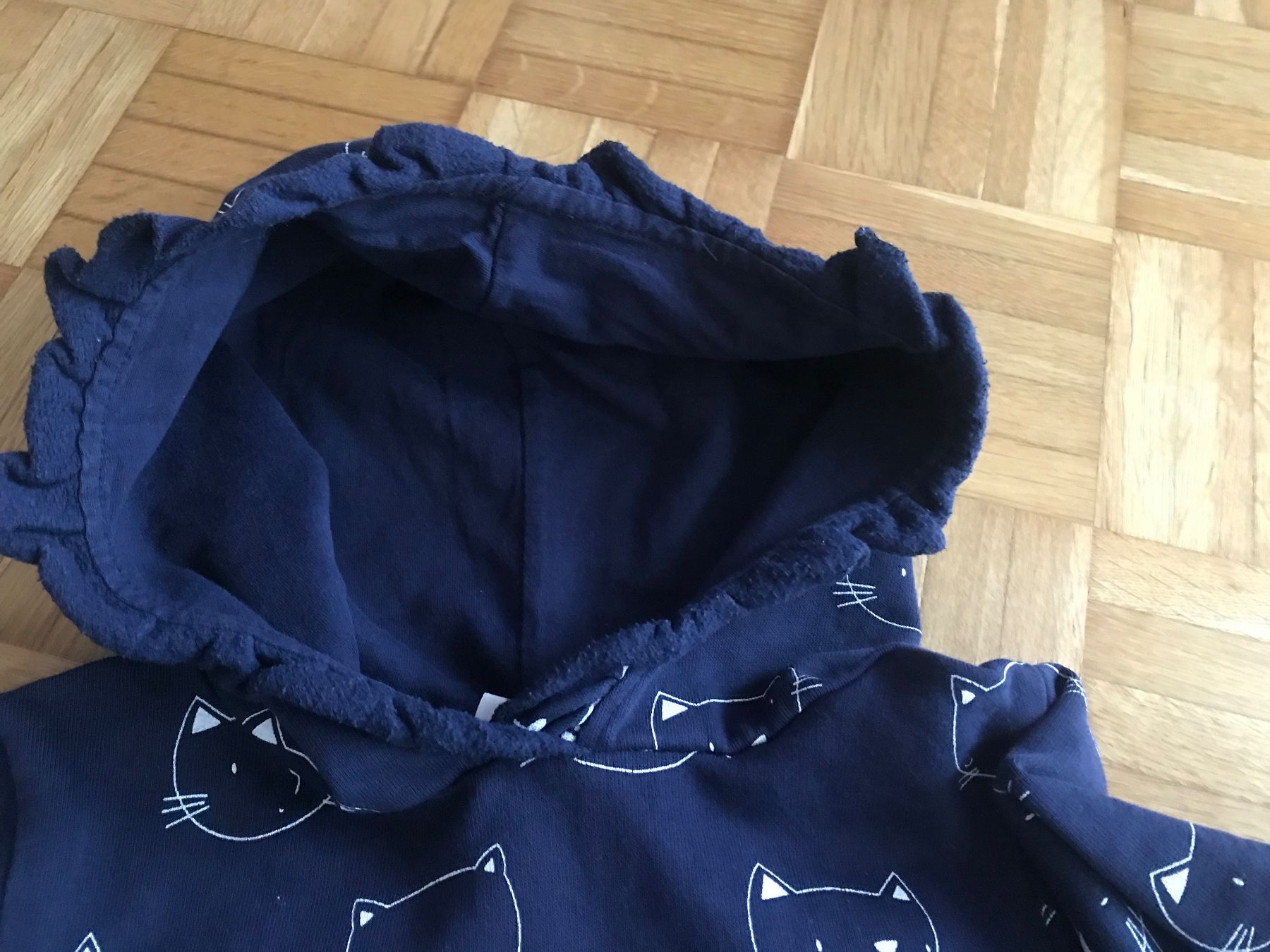 Pullover & Sweatshirts: Kapuzen Pullover mit Katzen von Topolino Grösse 116 – Gebraucht aus Emmenbrücke von Hathor123 7