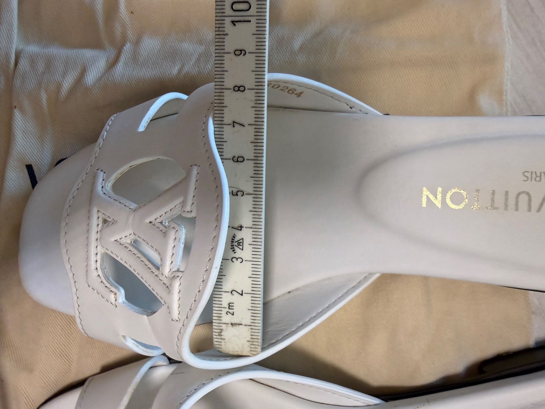 Louis Vuitton Scarpe da donna: Mules plates LOUIS VUITTON Isola 36.5 – Usato da RICHTERSWIL venduto da mftjt63 8