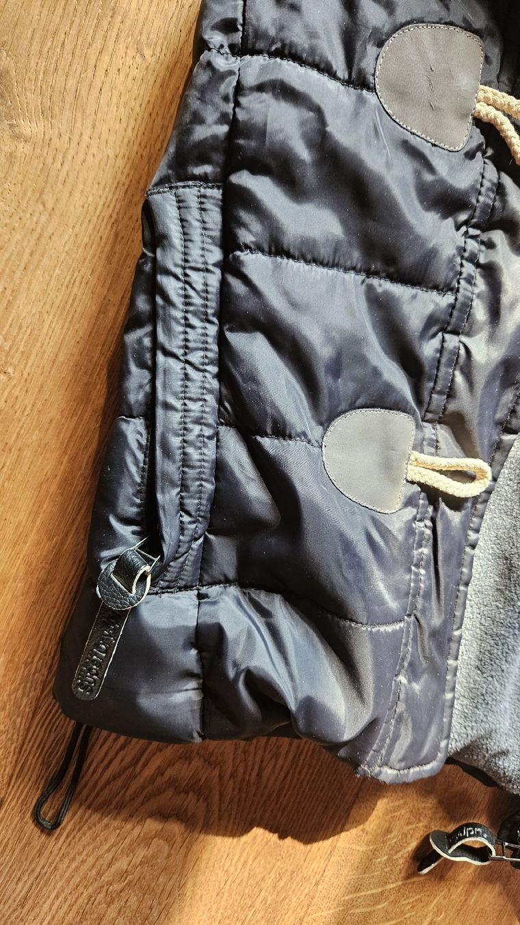 Gilets & Westen: Superdry Steppweste  Grösse S mit Kapuze  – Gebraucht aus Feusisberg von Rosy8835 1