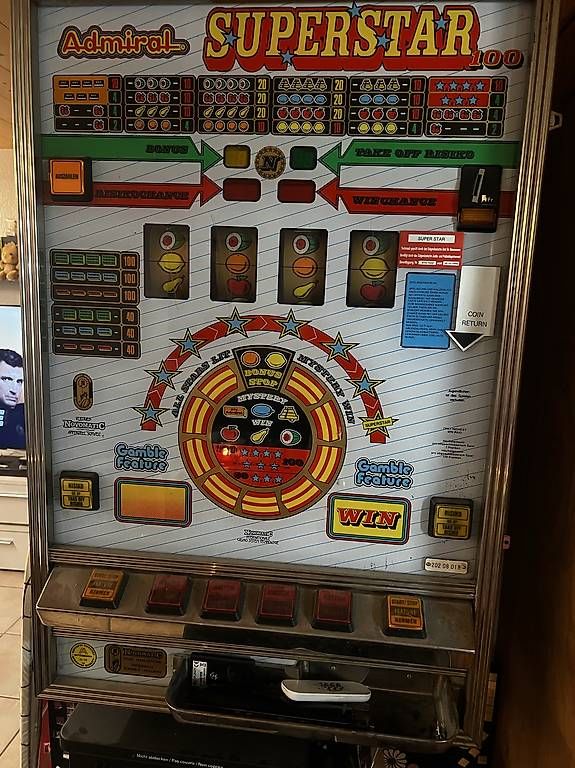 Slot Machine: zwei Spielautomaten – Usato da St. Gallenkappel venduto da joe_r5rh
