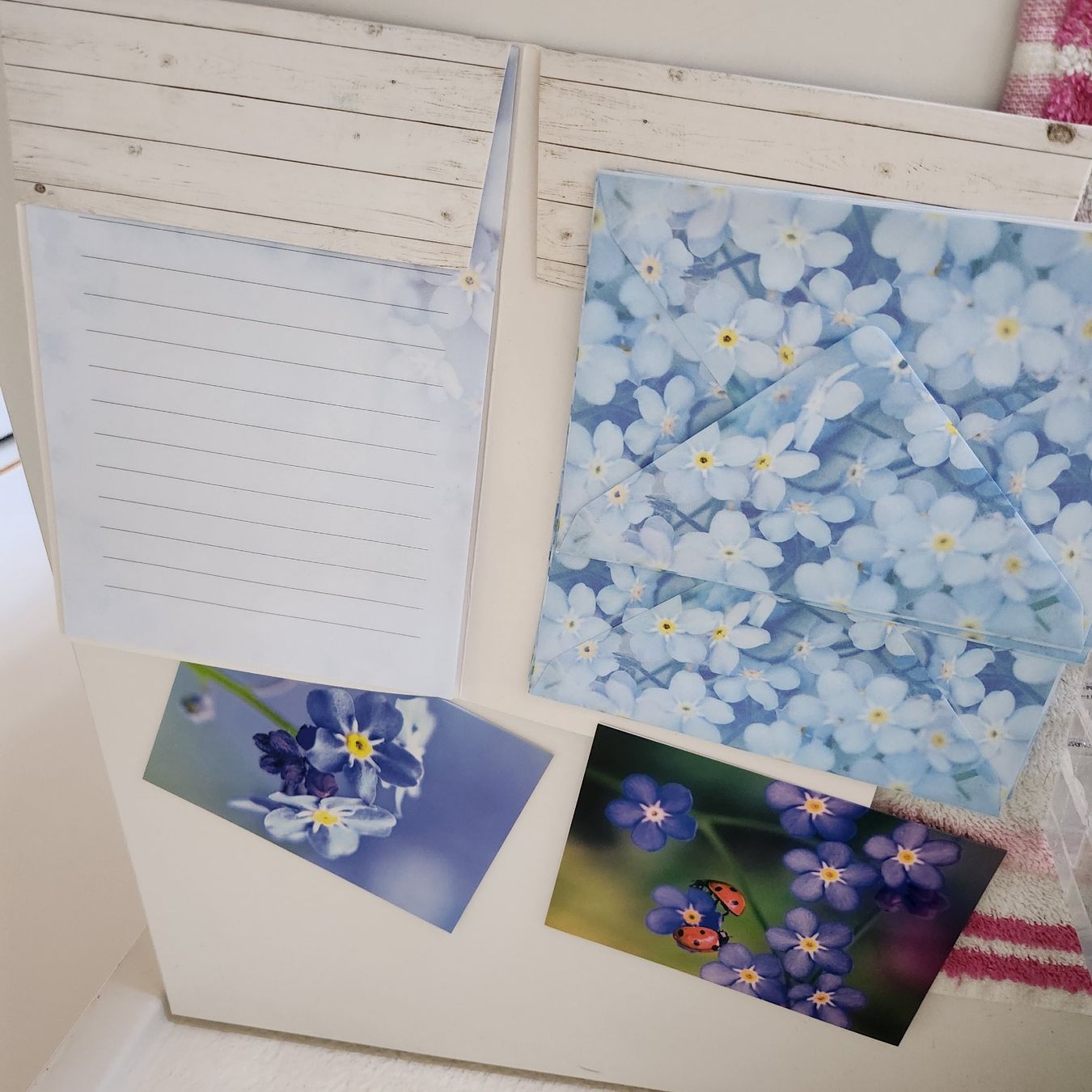 Papiere: Mein Briefpapier set 13 x19cm Hellblau Blumig – Neu und originalverpackt aus Unterägeri von ani_pn8n 5