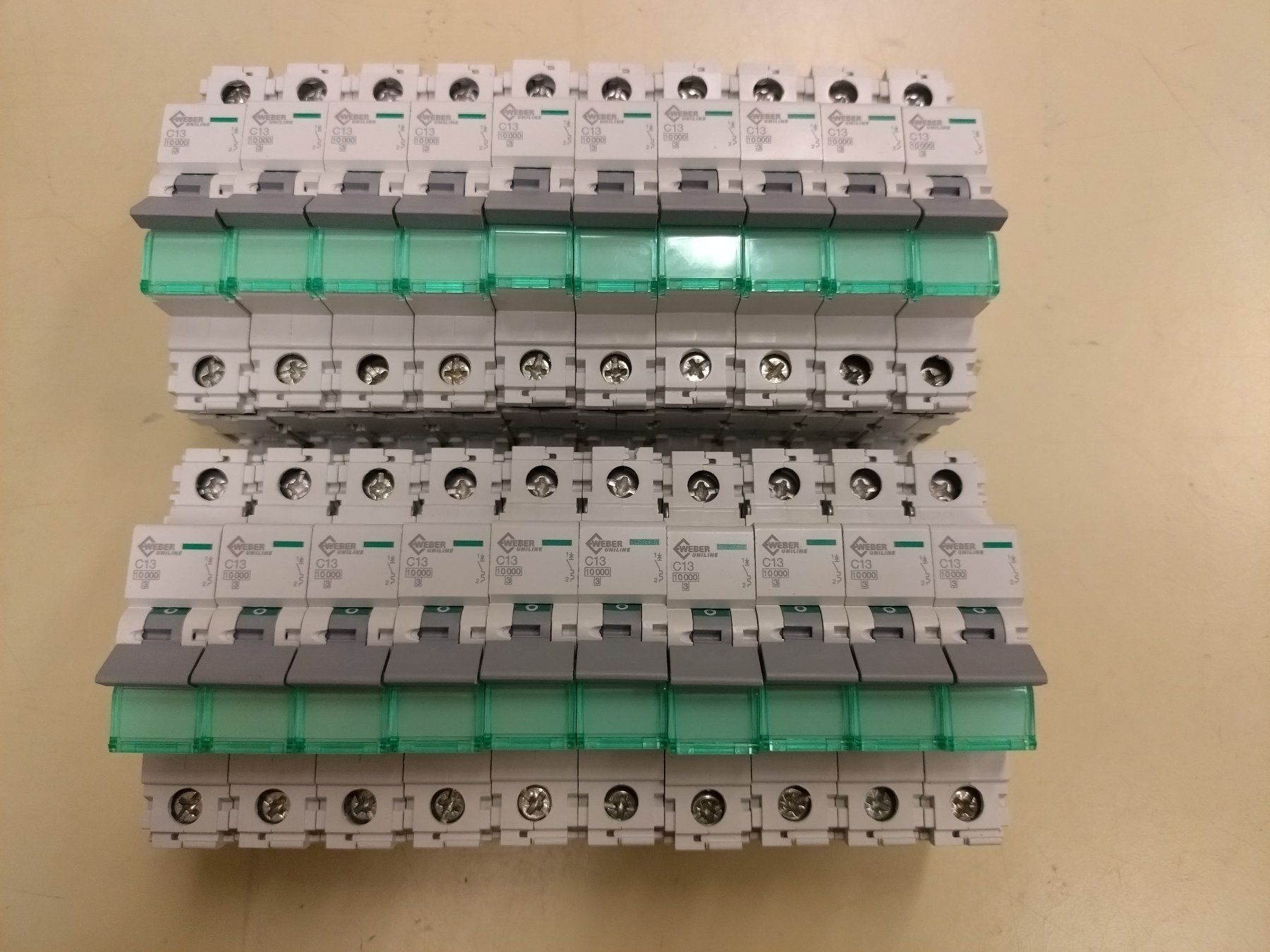 Componenti elettronici: Leitungsschutzschalter Weber 1P C13 – Usato da Illgau venduto da _Bergler_ 2