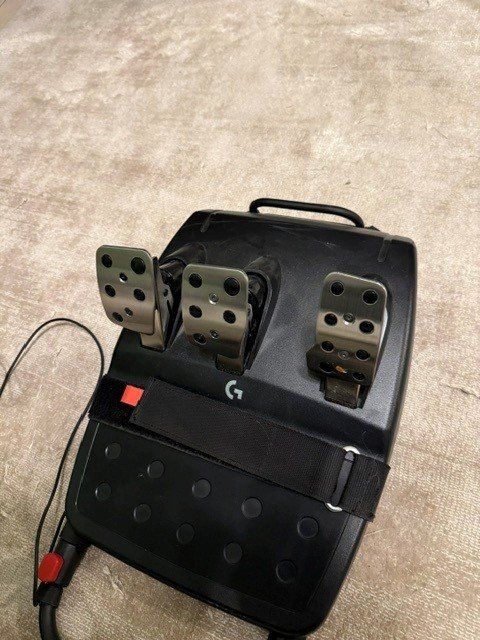 Logitech Console: Logitech G G923 mit Playseat Challenge – Usato da Zürich venduto da Affoltern5 5