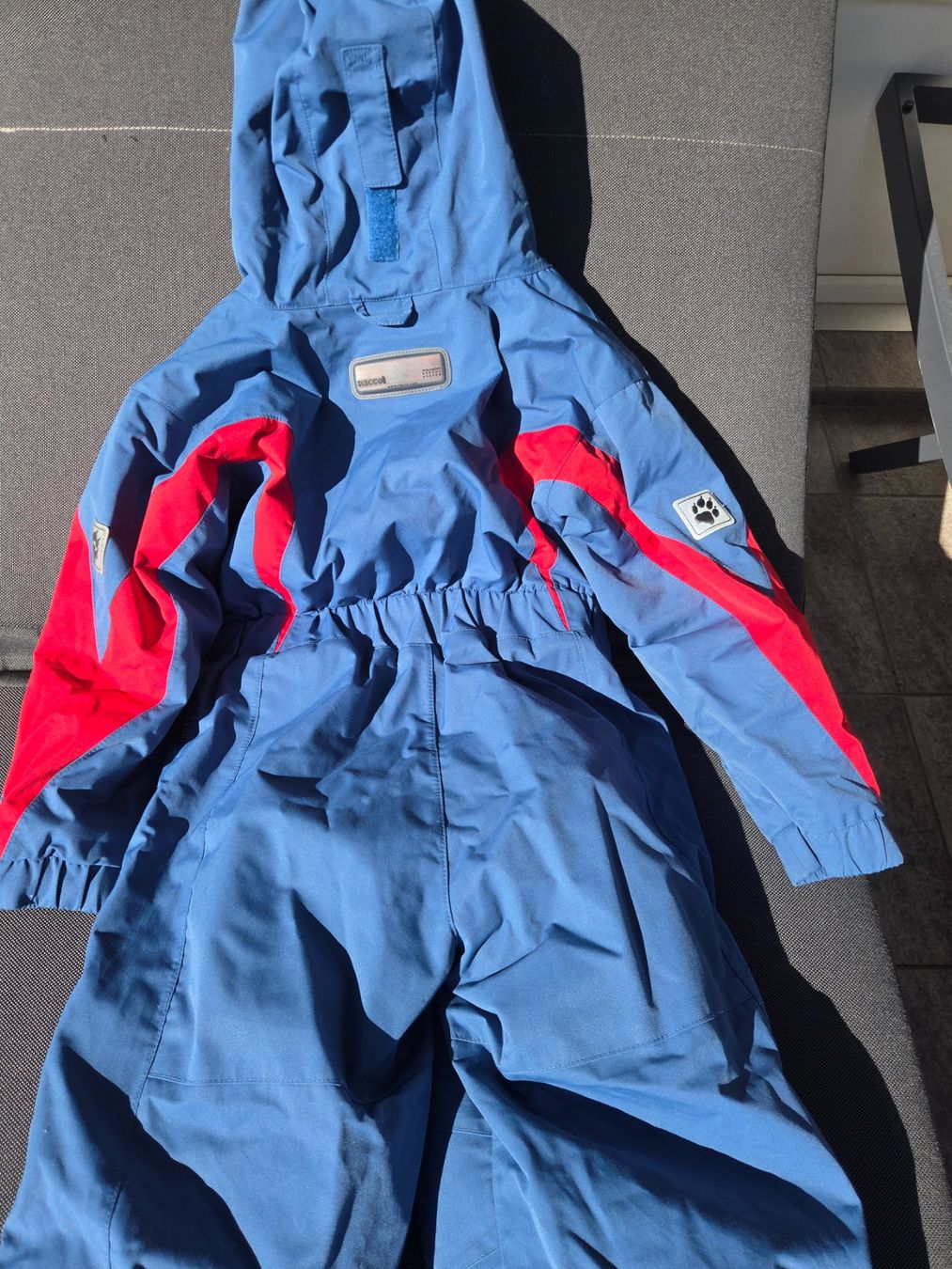 Completi: Jack Wolfskin Schneeanzug – Usato da Spiez venduto da SmackThat 4