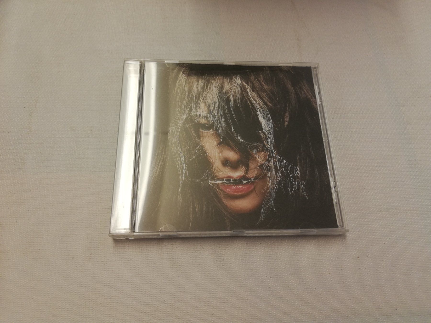 CDs: BJÖRK - HIDDEN PLACE – Gebraucht aus Bern von Vinylsound.ch