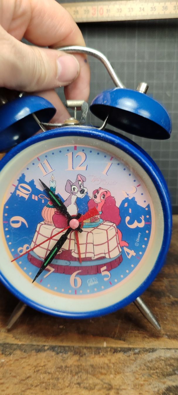 Disney Sveglie: Wunderschöner alter Wecker Nr 7 Susi und Strolch – Usato da Gelterkinden venduto da MYSTOREFORYOU4460 4
