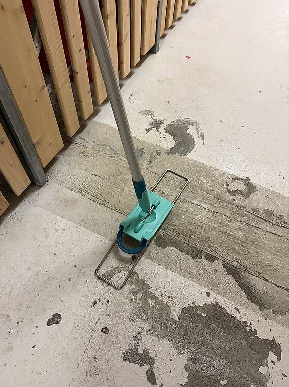 Leifheit Altro in Apparecchi per la pulizia: Leifheit BODENWISCHER – Usato da St.Gallen venduto da hss_GmbH