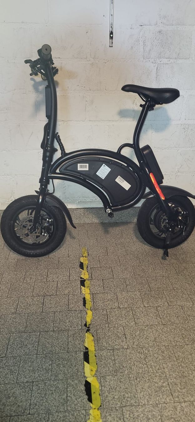 Mini Bikes: Hight tech mini Electric Scooter – Neu (gemäss Beschreibung) aus Lupfig von Vladikush 2