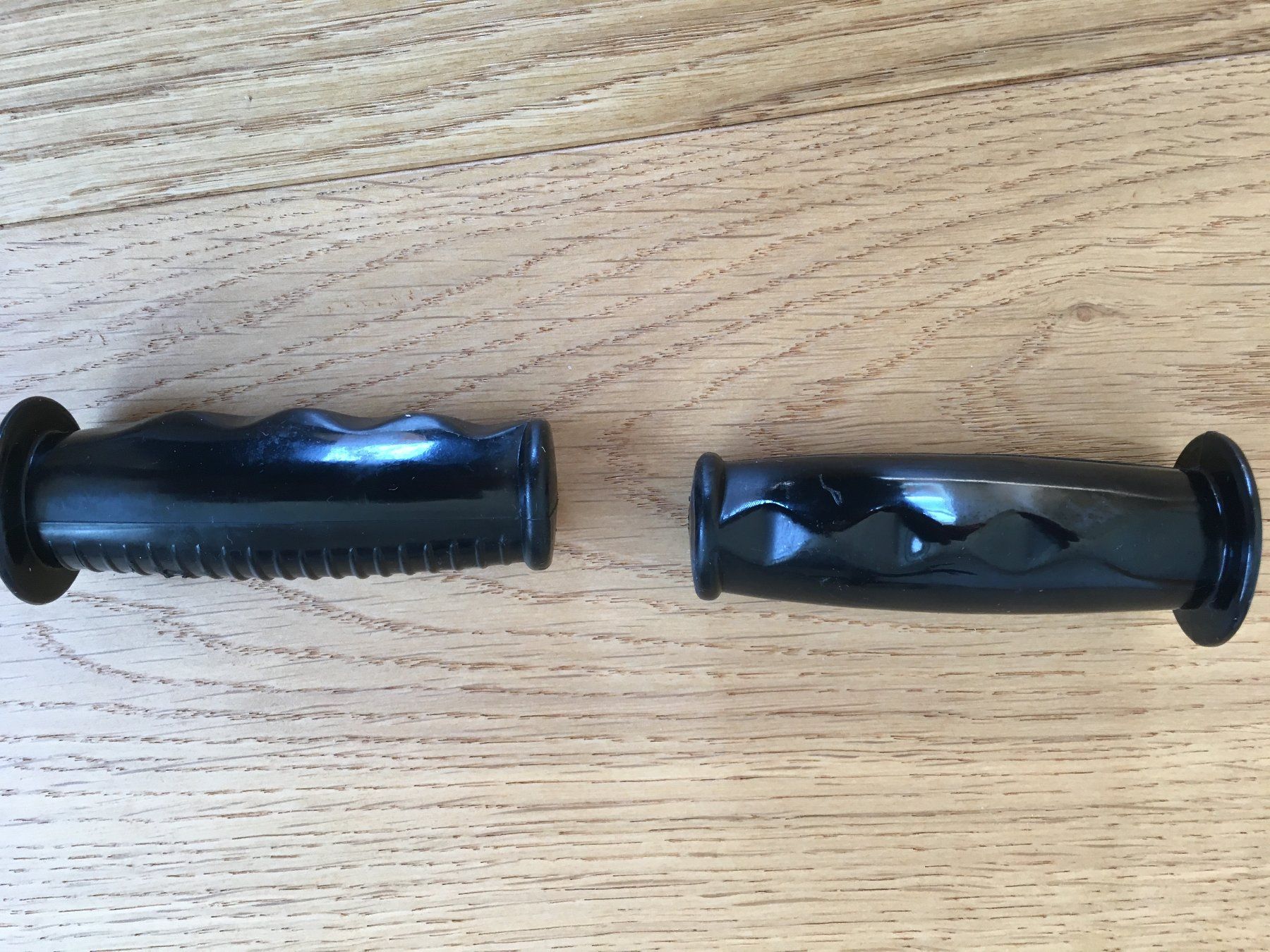 Pezzi di ricambio: Lenkergriffe schwarz Vintage – Usato da Obermumpf venduto da Estrela67 1