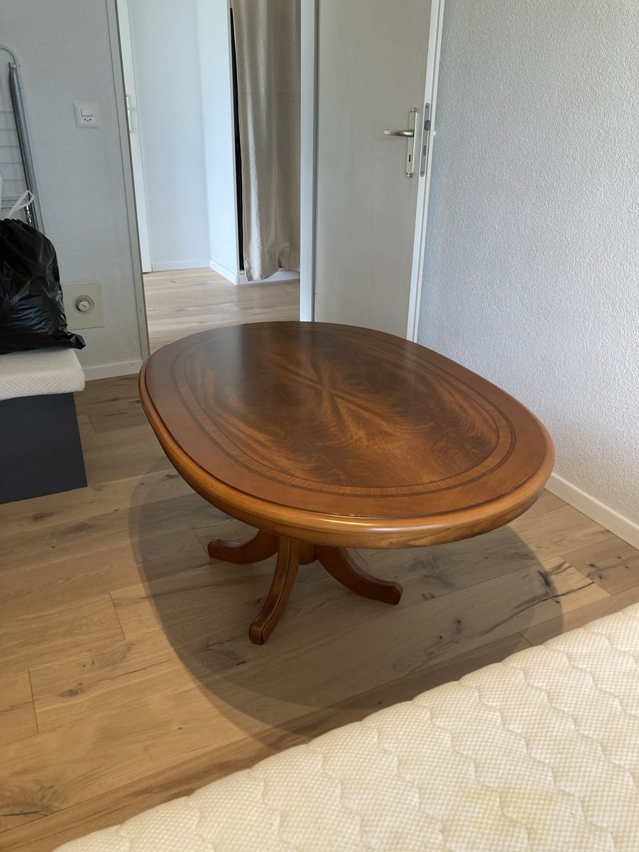 Tavoli: Wunderschöner ovaler Kirschbaumtisch, Top Zustand – Usato da Zürich venduto da Noki__