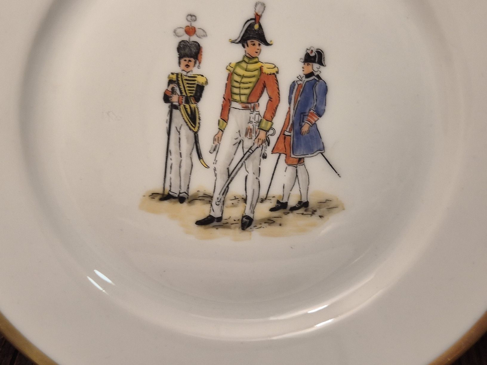 Geschirrsets: Set 6 Langenthal Mokkatassen + 4 Teller Schweizer Söldner – Gebraucht aus Thun von ThunerSammler 7