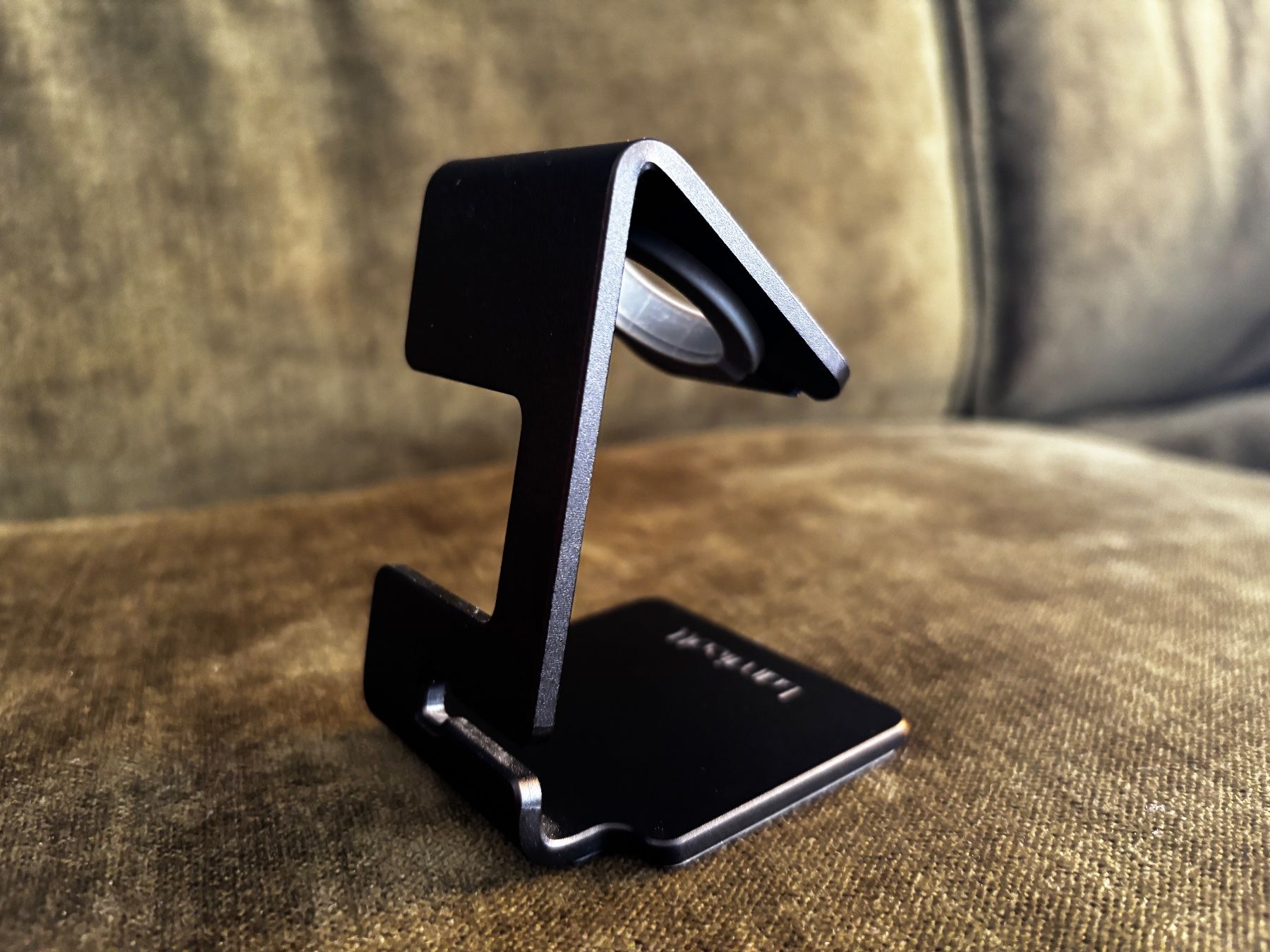 Dockingstation: Apple Watch Halterung + Ladestation -alle Modelle – Neu (gemäss Beschreibung) aus Herrliberg von Tcardo 2