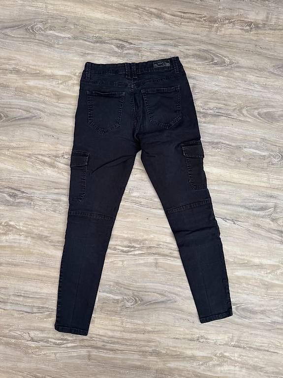 Pantaloni: Pantaloni neri cargo – Usato da Caslano venduto da Dr.Bread 1