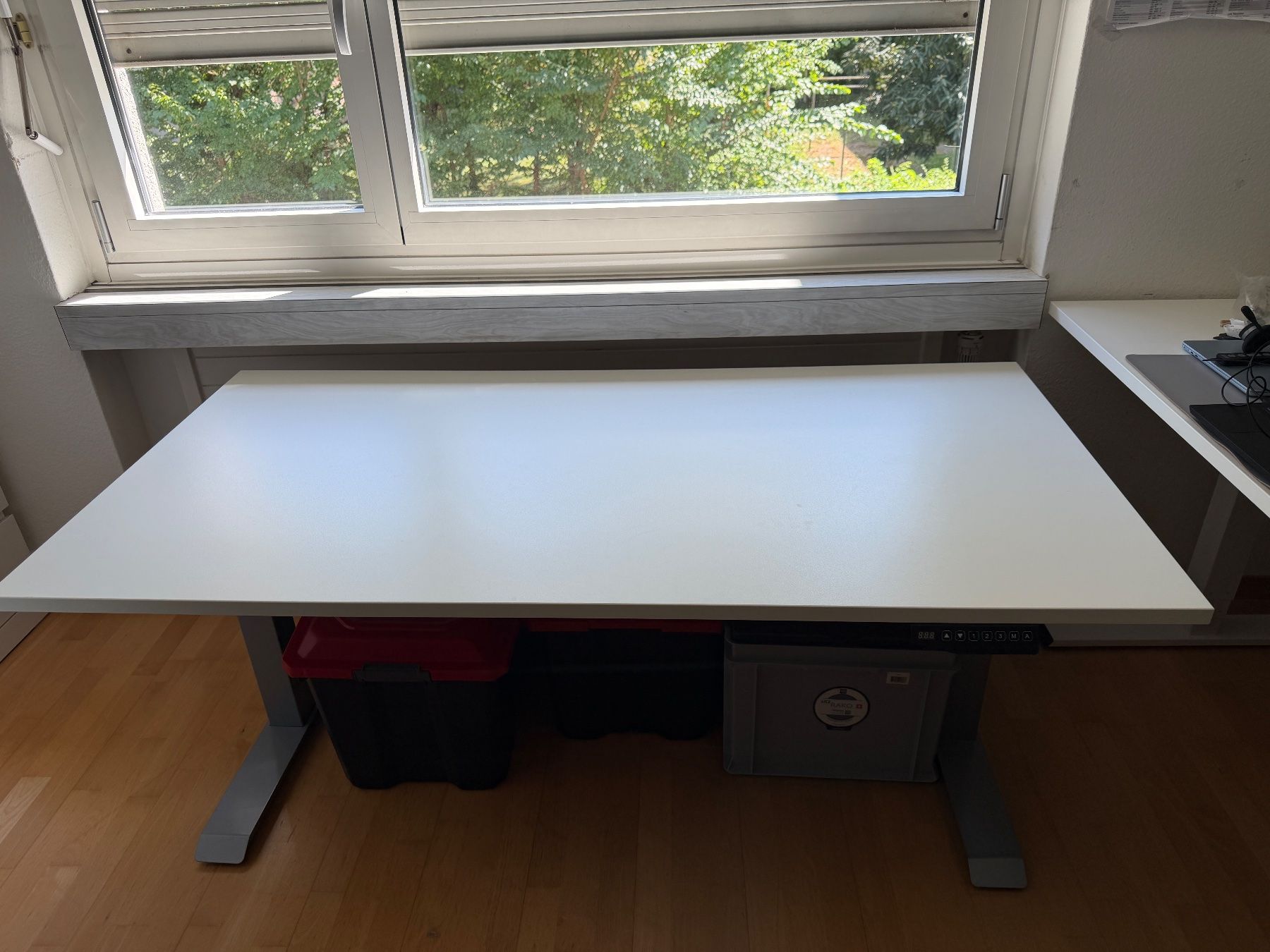 Scrivanie: Height-adjustable desk 160x80 cm (defect) – Usato da Zürich venduto da JulesZHW