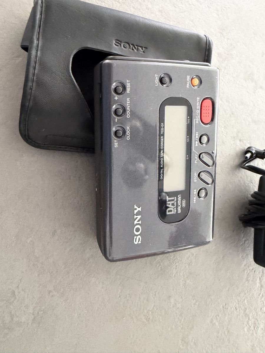 Sony Lettore multimediale portatile: Sony DAT Walkman TCD-D7 Digital Audio Recorder + Netzteil + – Difettoso da Zürich venduto da sne.swiss 6