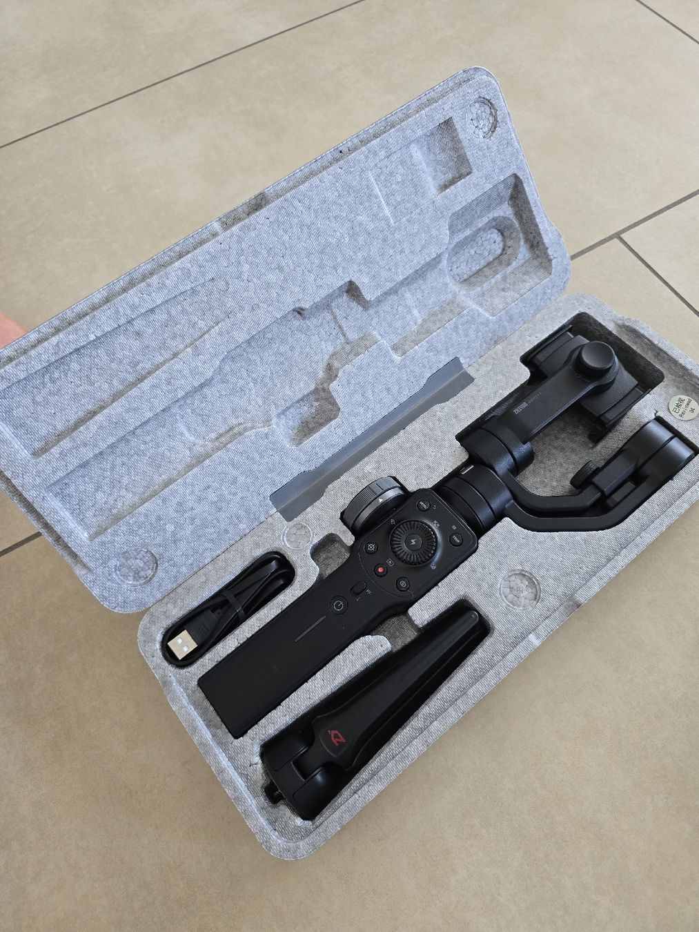 Zhiyun Staffe: Zhiyun Smooth 4 Smartphone-Gimbal – Usato da Rickenbach b. Wil venduto da Beautiful.Things