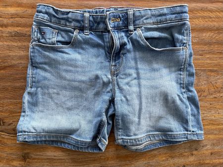 tolle Tommy Hilfiger Shorts Gr. 152