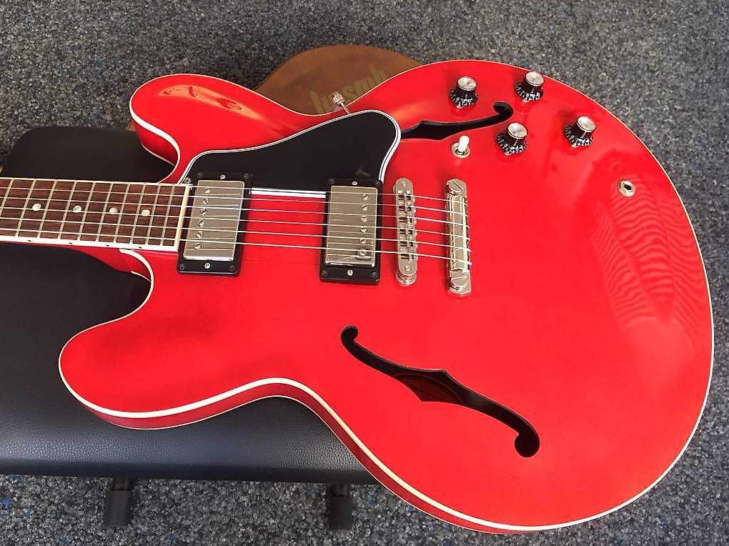 Musikinstrumente: Guitar Gibson Es 335 Dot cherry gloss LEGEND! – Gebraucht aus Morges von GvnMusic 1