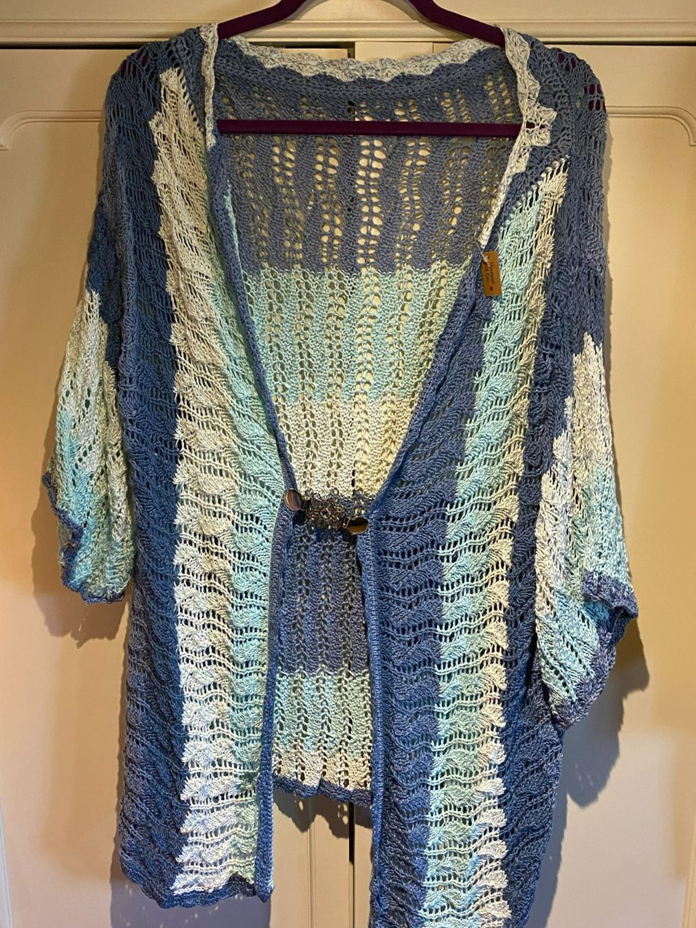 Giacche: STRICKJACKE-BIJOUX, EINZELSTÜCK-BLAU-TÜRKIS – Nuovo e nell'imballaggio originale da Meienried venduto da ManuelaBoutique