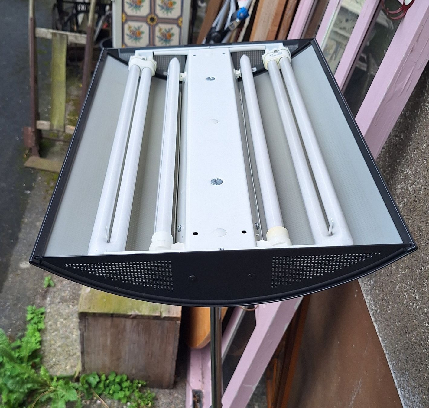 Lampes: Stehleuchte Metall mit 4 Leuchtstoffröhren – D'occasion à Weinfelden par JoeBaer 2