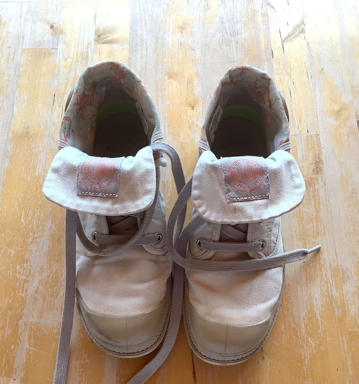 Palladium Scarpe da donna: Chaussure Palladium beige taille 38 – Usato da Le Noirmont venduto da Thiwen-Ric 1