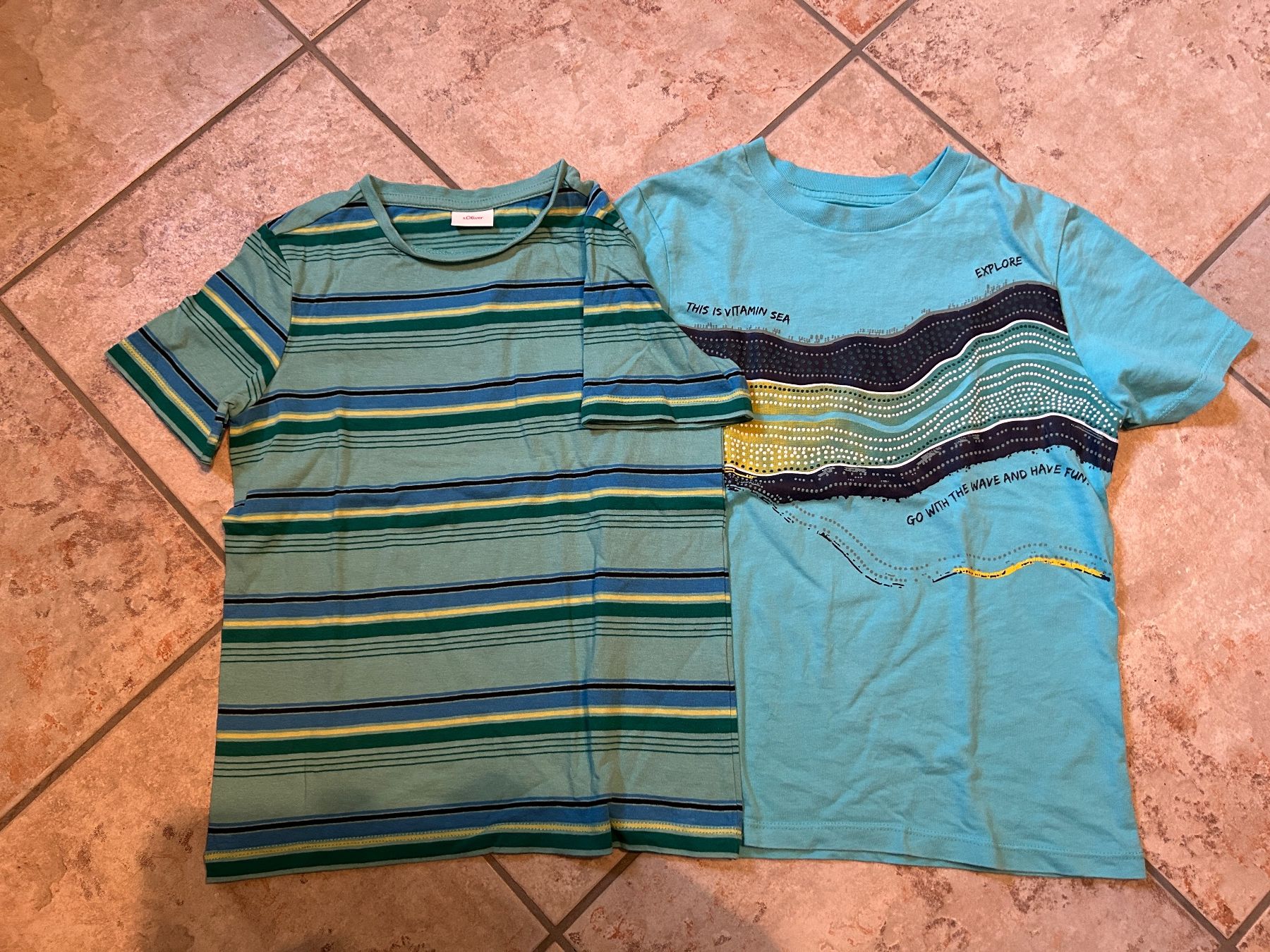 Camicie, T-shirt & Polo: T-Shirt, Gr. 128, 2 Stück – Usato da Reichenburg venduto da nanuk015