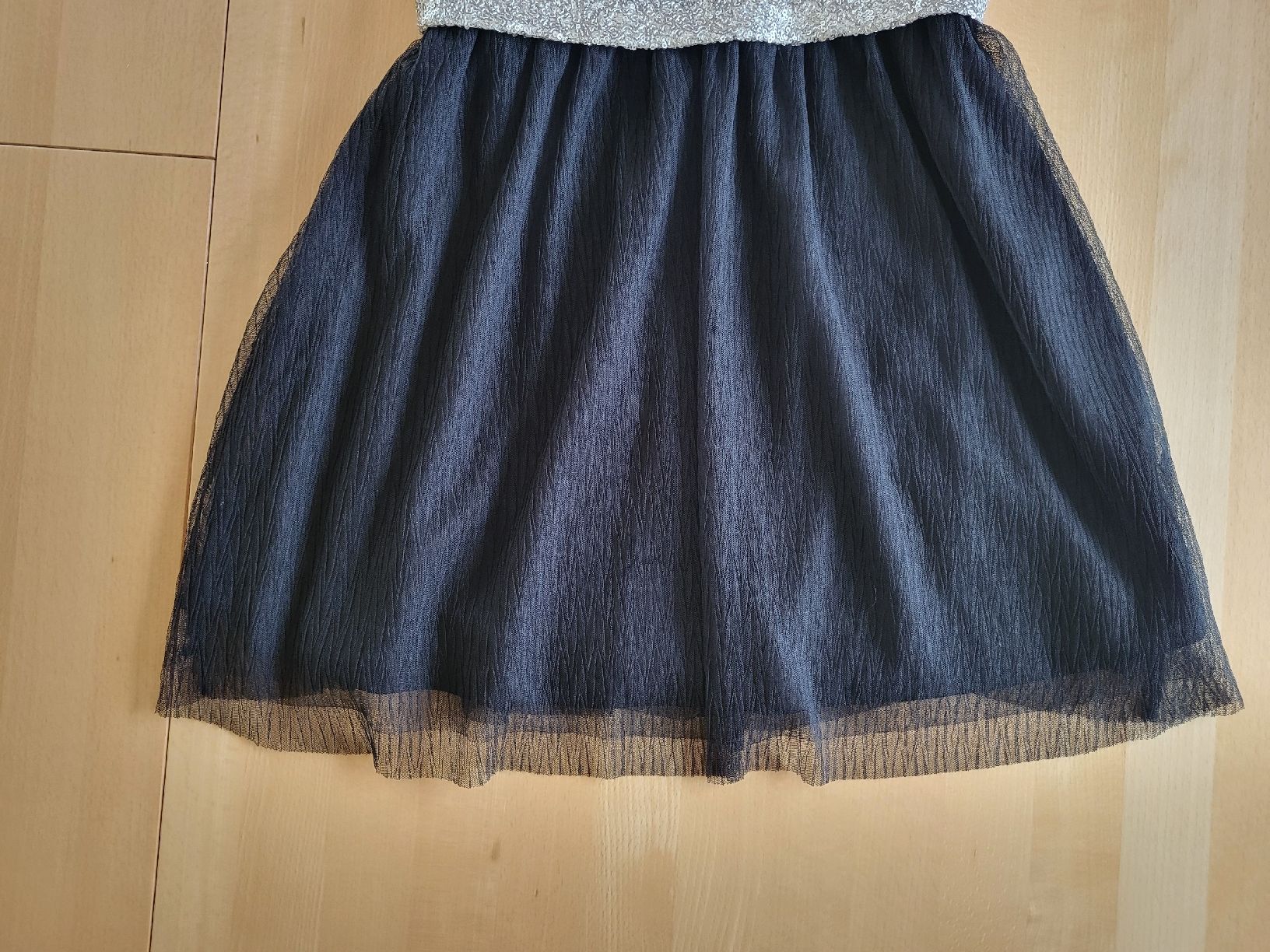 C&A Vestiti & Gonne: Pailletten Kleid Gr. 146 – Usato da Dürrenäsch venduto da DanaW01 8