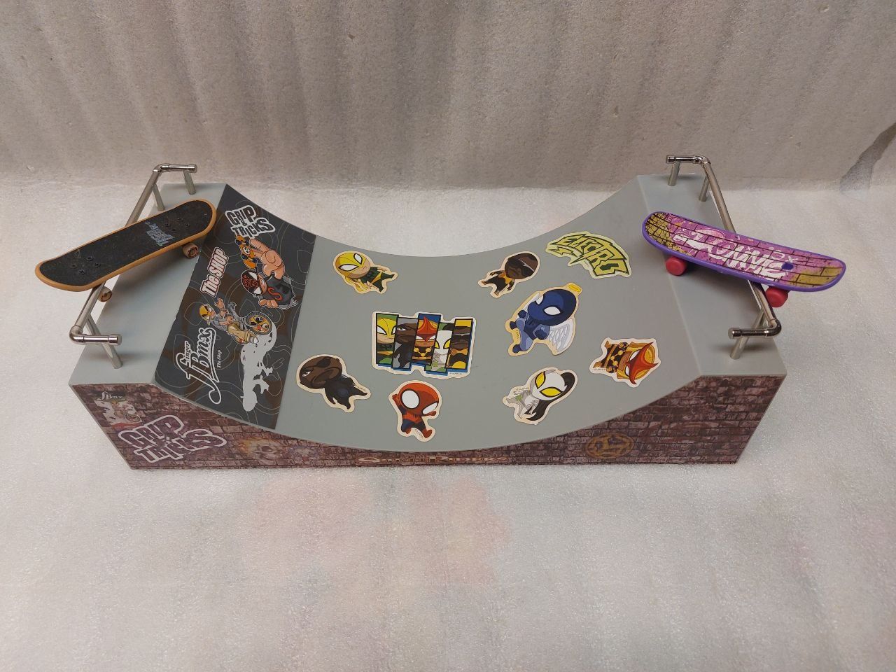 Skateboards: Fingerboard ramp with two skateboards – Usato da Pambio Noranco venduto da Pol69 2