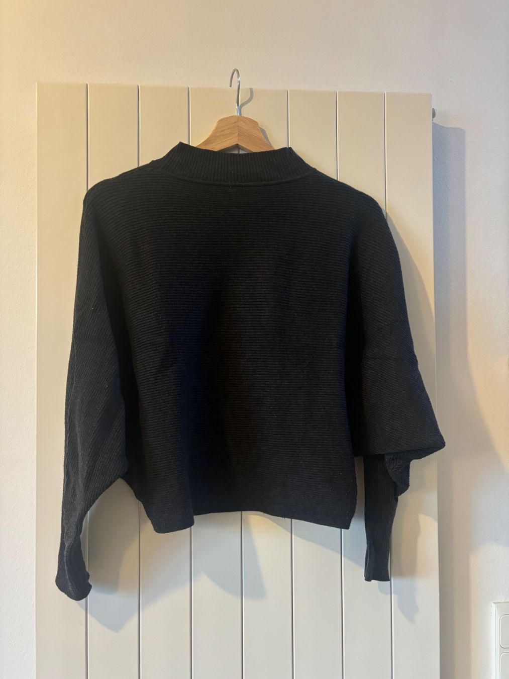 Zara Maglioni & Felpe: Black Ribbed Sweater, Cropped, Mock Neck – Usato da Genève venduto da chl_zc89 1