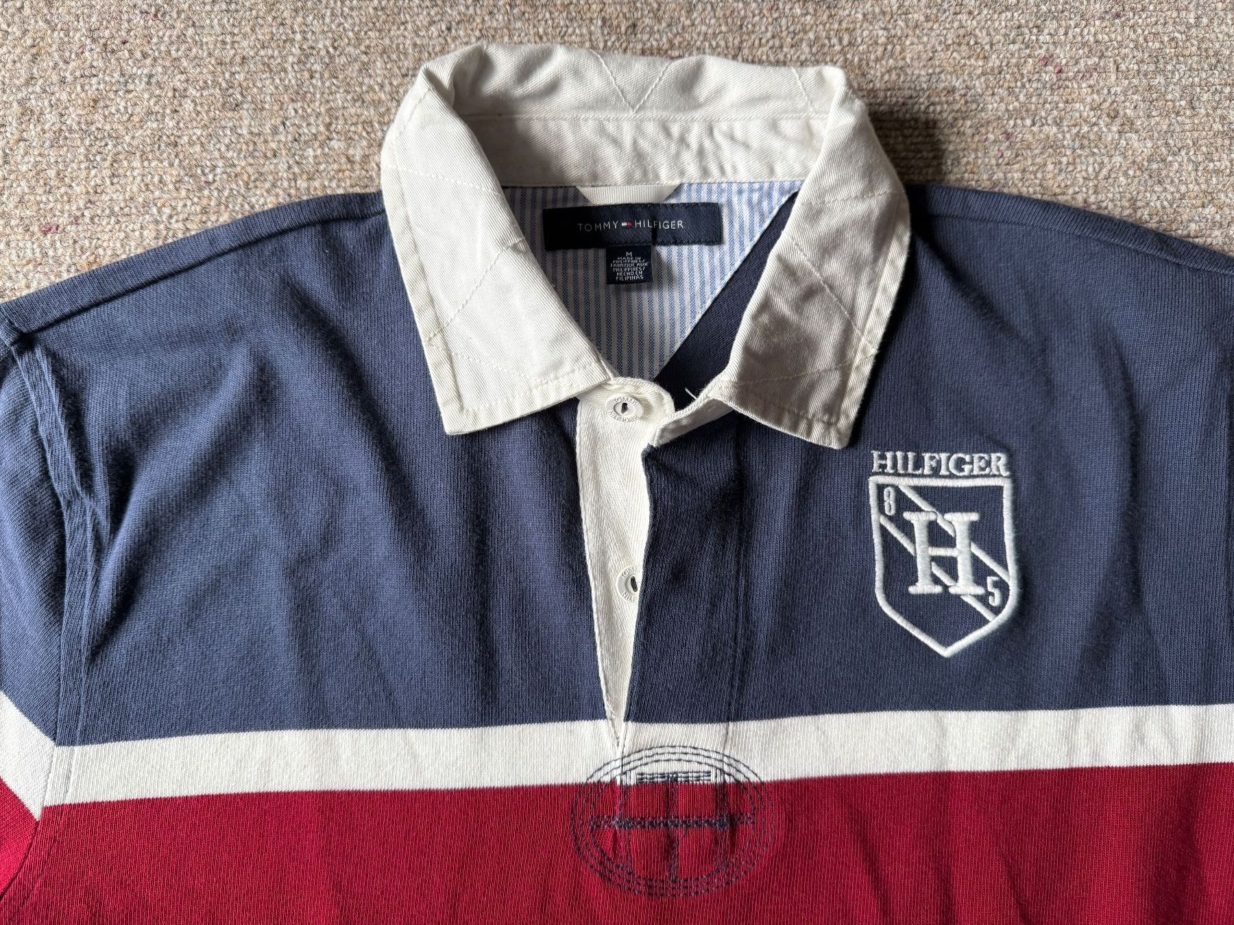 Tommy Hilfiger Maglioni & Felpe: Tommy Hilfiger Pullover Langarm Herren, Gr. M blau / rot – Usato da Thun venduto da dane_pao 3