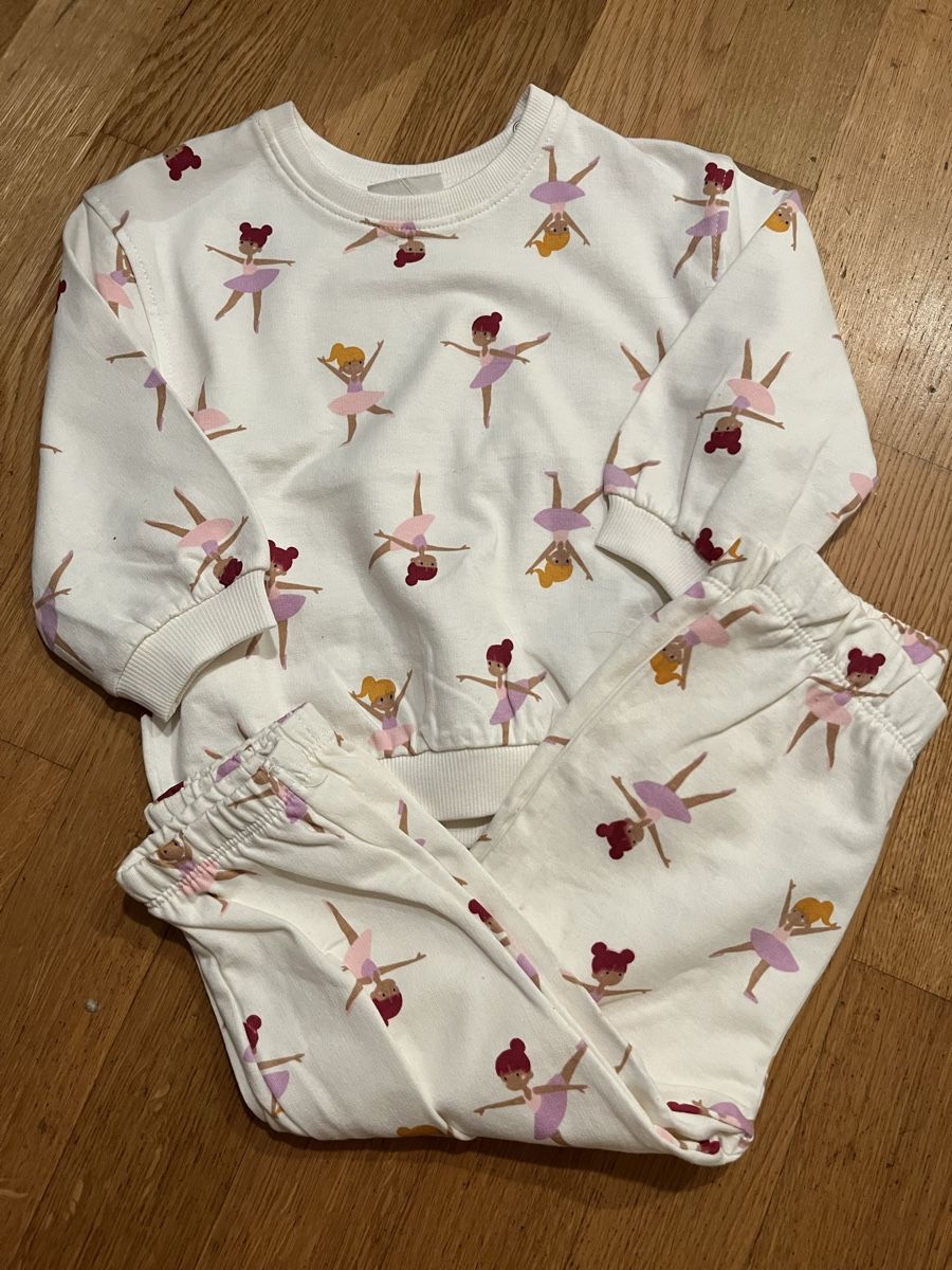 Pyjamas & Ähnliches: Toller Trainer/Pyjama Gr. 86, Neu – Neu (gemäss Beschreibung) aus Richterswil von duffi326464