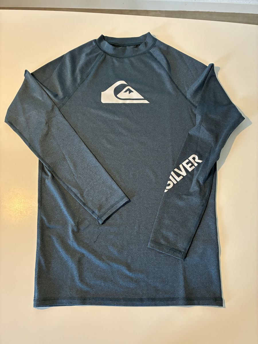 Quiksilver Lotti di vestiti: Quiksilver Set, Badehose & Shirt – Usato da Altnau venduto da kurvenmuehle 6