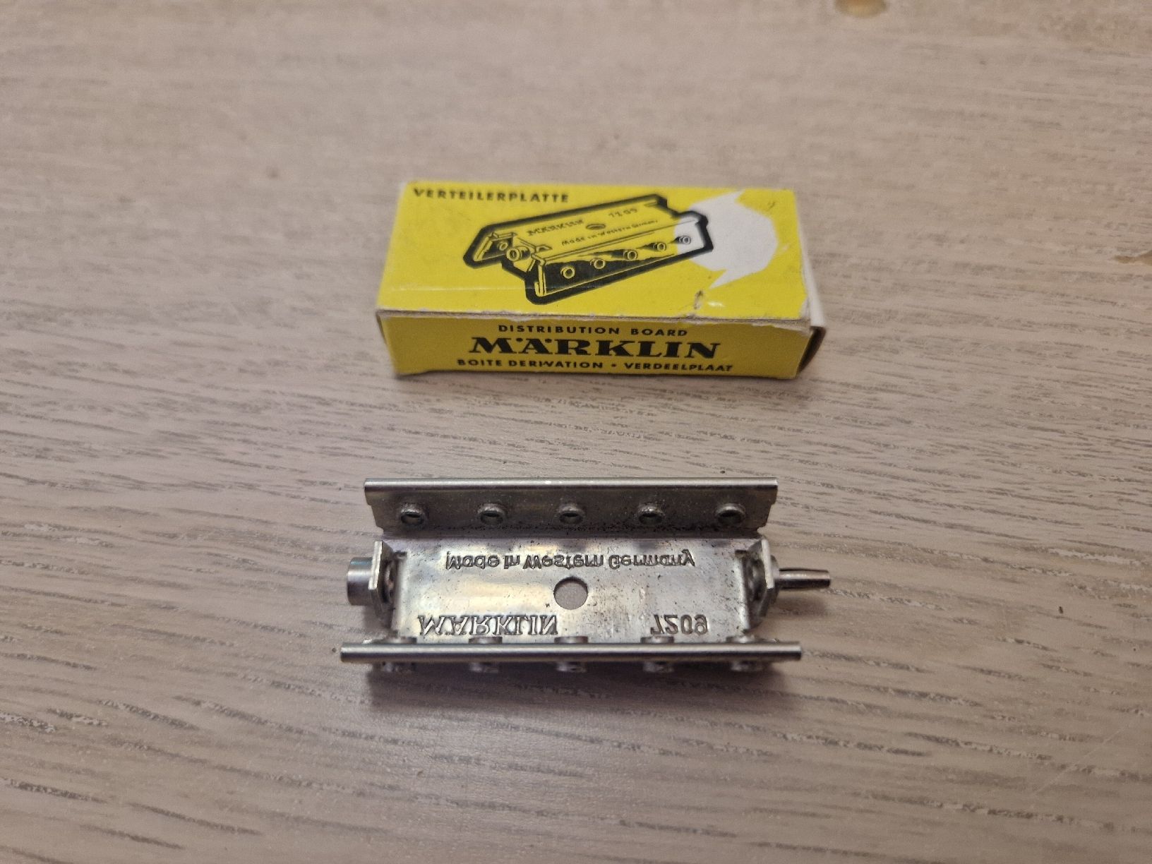 Märklin Modellini di ferrovie: Märklin 7209 Verteilerplatte H0 – Usato da St-Aubin-Sauges venduto da tantome 1
