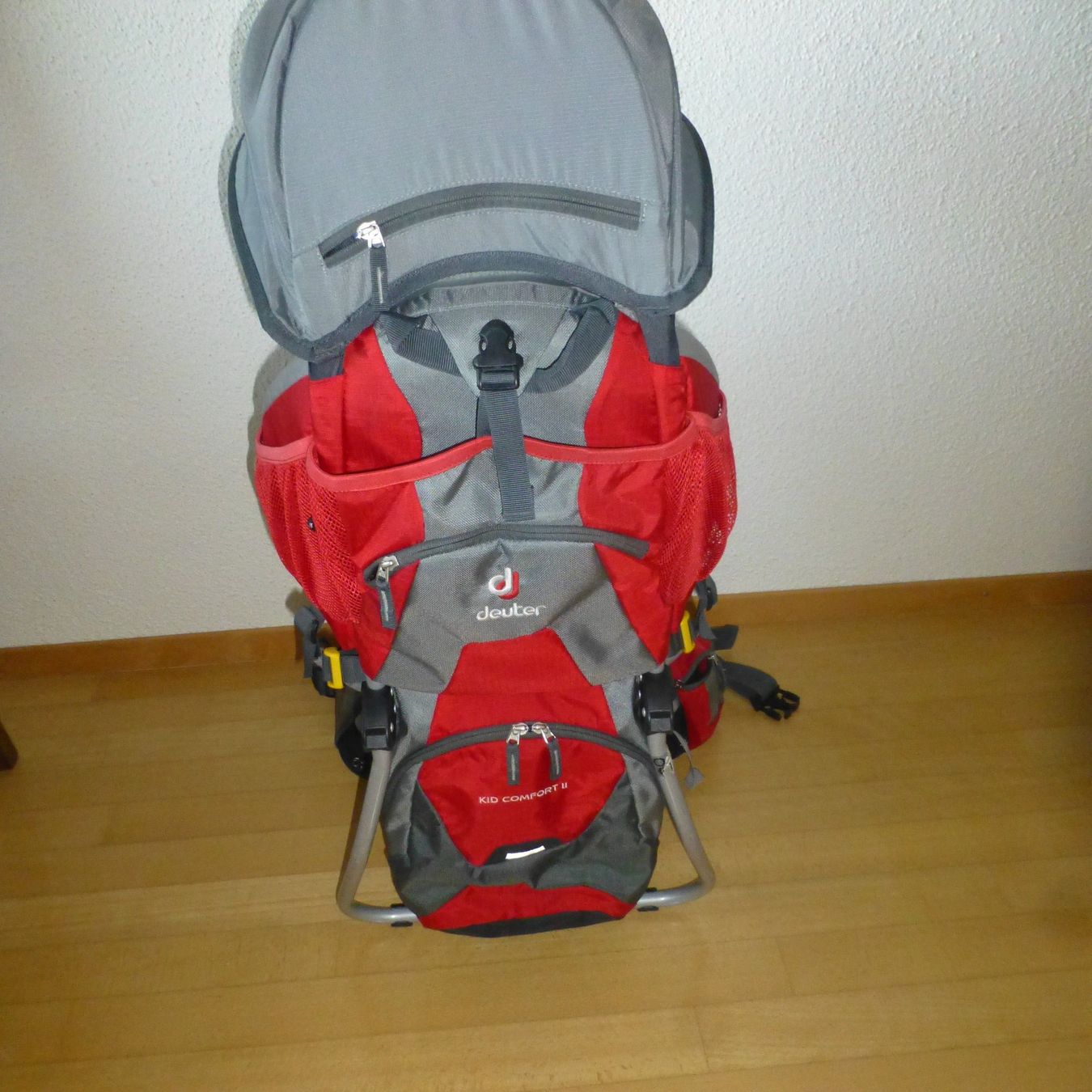 Deuter Bauch- & Rückentragen: Deuter Wander--Kindertrage – Gebraucht aus Hergiswil NW von annettelia