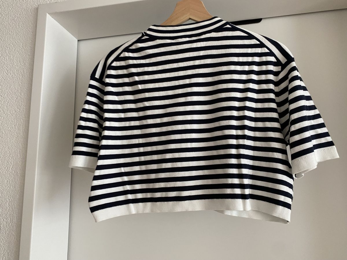 Mango T-Shirts: Cropped Shirt – Gebraucht aus Emmen von Linda-Bachmann 1