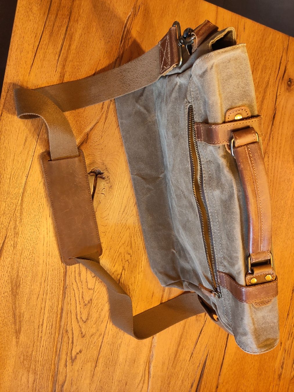 Sacs: Sacoche type militaire pour documents et ordinateur  – D'occasion à Vevey par Thomas0141 3
