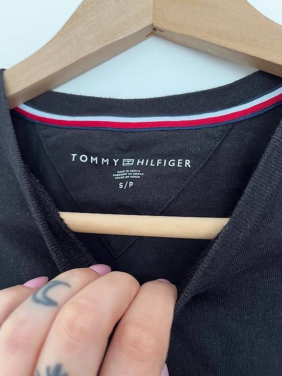 T-Shirts: Tommy Hilfiger Tshirt, neuwertig, Gr. S – Gebraucht aus Beinwil am See von iva_79lr 1