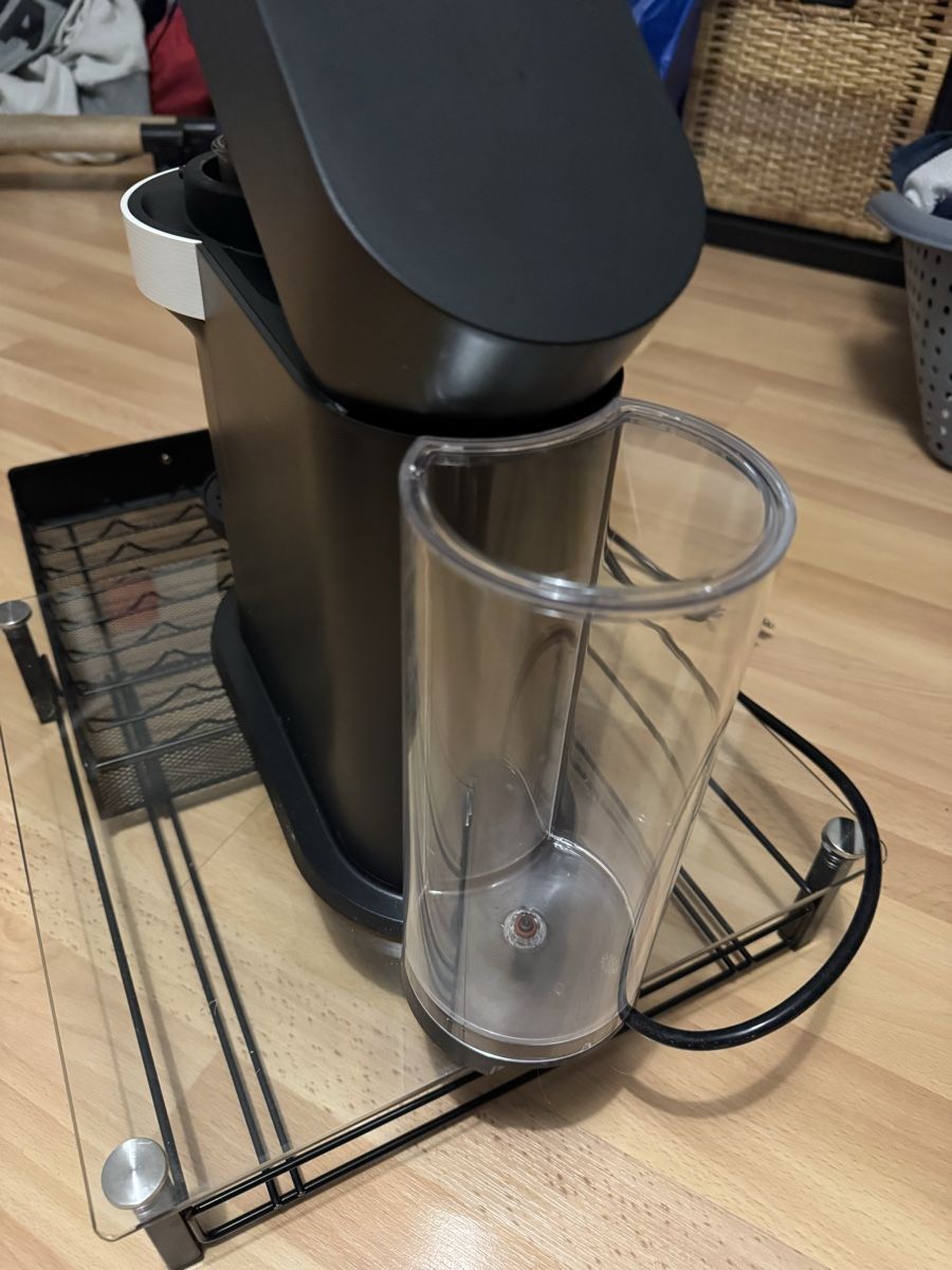 Nespresso Macchine per caffè & Macchine per espresso: Nespresso Vertuo+Kapselbehälter – Usato da Schaffhausen venduto da Faaabiiaaaan 3