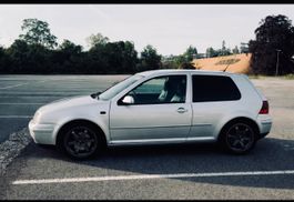VW Golf 4 silber 3-türig guter Zustand