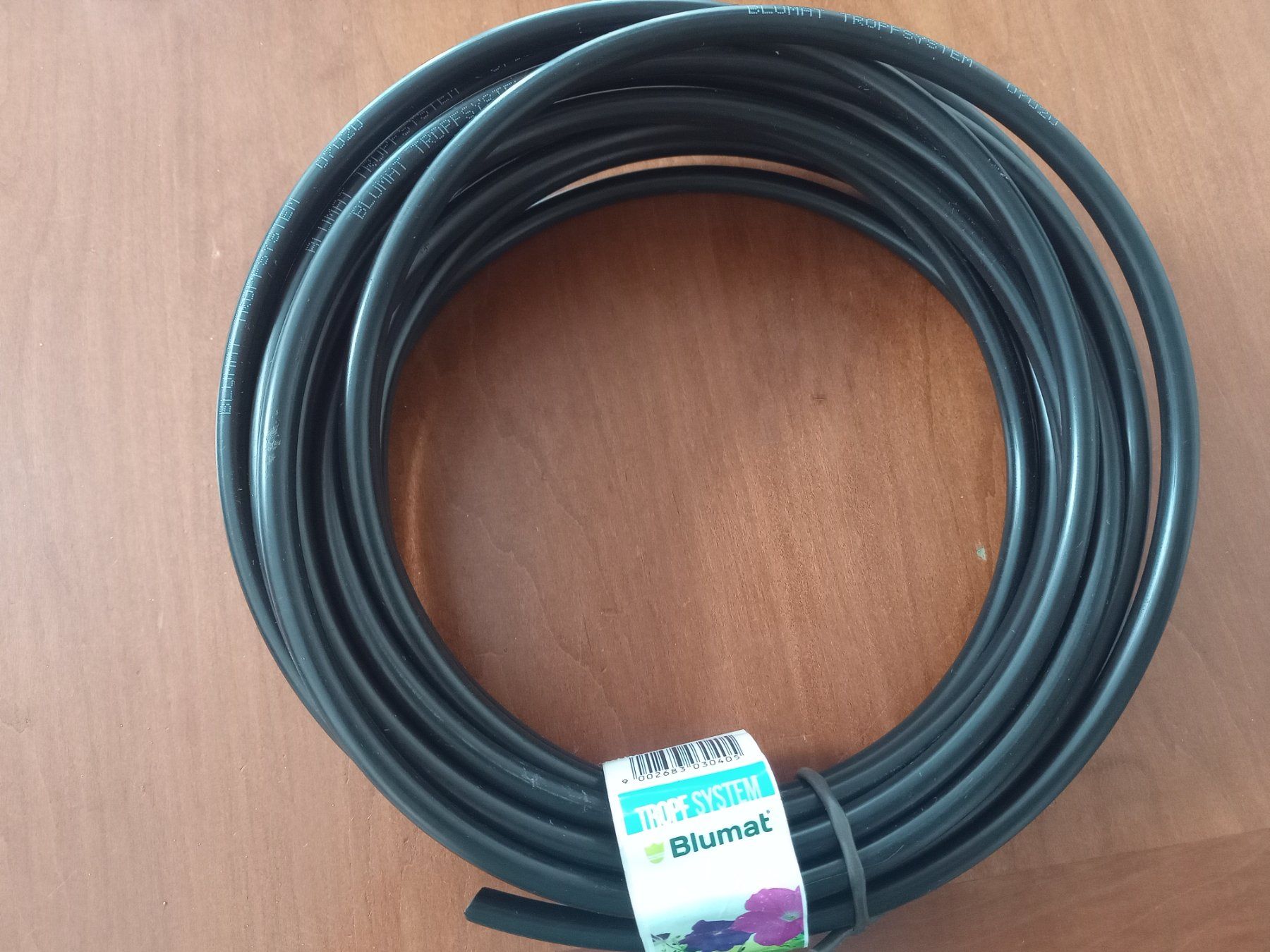 Tous les outils: Verschiedene Komponenten des Blumat-Bewässerungssystems – D'occasion à Knonau par pau_52ct 4