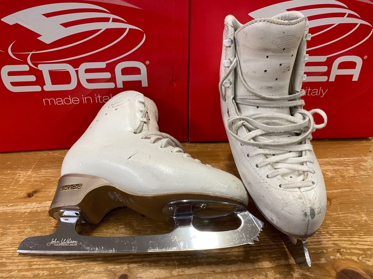 Edea Patins à glace: Edea Eiskunstlaufschuhe Chorus Gr. 235C – D'occasion à Steffisburg par nikita009