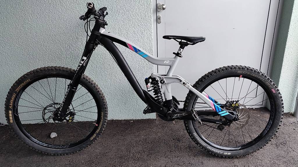 Votec Biciclette: Votec VD Elite Downhill Grösse L – Usato da Sarnen venduto da phillsbest