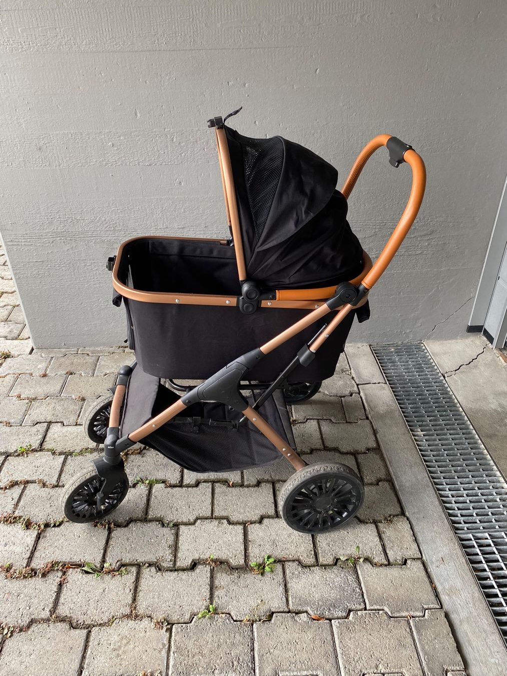 Gabbie, trasporto & Sicurezza: Tierbuggy/ Hundewagen mit Sonnenschutz – Usato da Adliswil venduto da Trulla24 3
