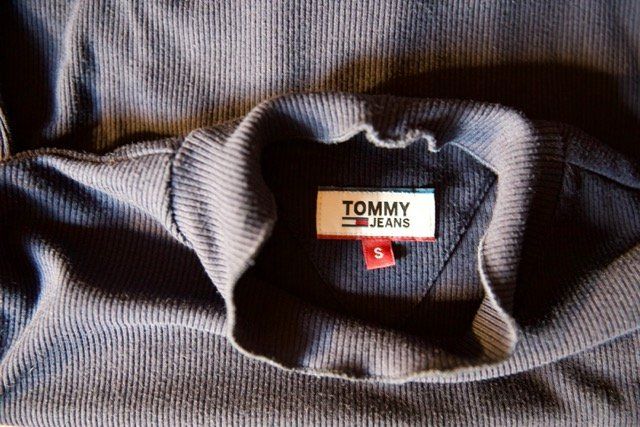 Tommy Hilfiger Maglioni & Felpe: Langarmshirt Tommy Hilfiger, Gr. S, Dunkelblau – Usato da Titterten venduto da fra_v27g 3
