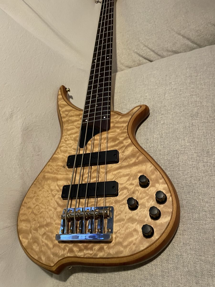 Musikinstrumente: TUNE  TWB-5 EBass 5 String – Gebraucht aus Riehen von ose58