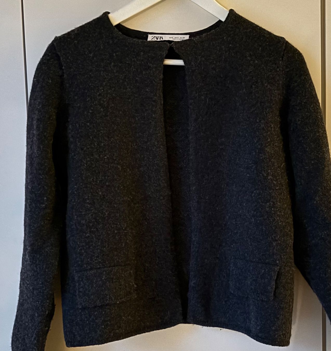 Zara Giacche: Zara Cardigan 100% Wolle – Nuovo (secondo la descrizione) da Horgen venduto da sophiaric