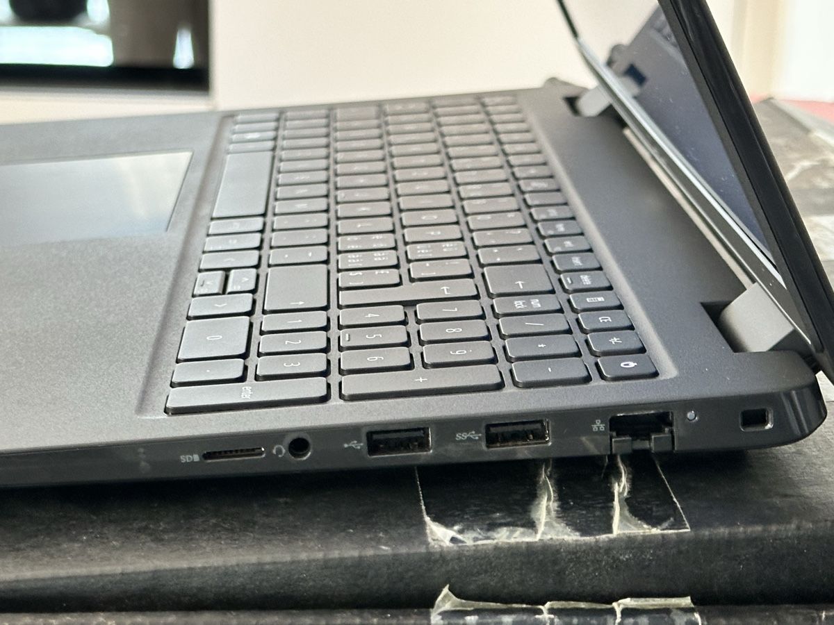 Dell Notebook: Dell, i5 , 16 GB RAM, 512 SSD ab 1.- – Nuovo (secondo la descrizione) da Bern venduto da AliceHo 2