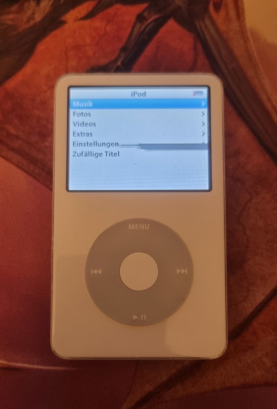 Apple Tragbarer Mediaplayer: iPod Classic 5th Gen - 60GB - weiss - Model A1136 – Gebraucht aus Regensberg von