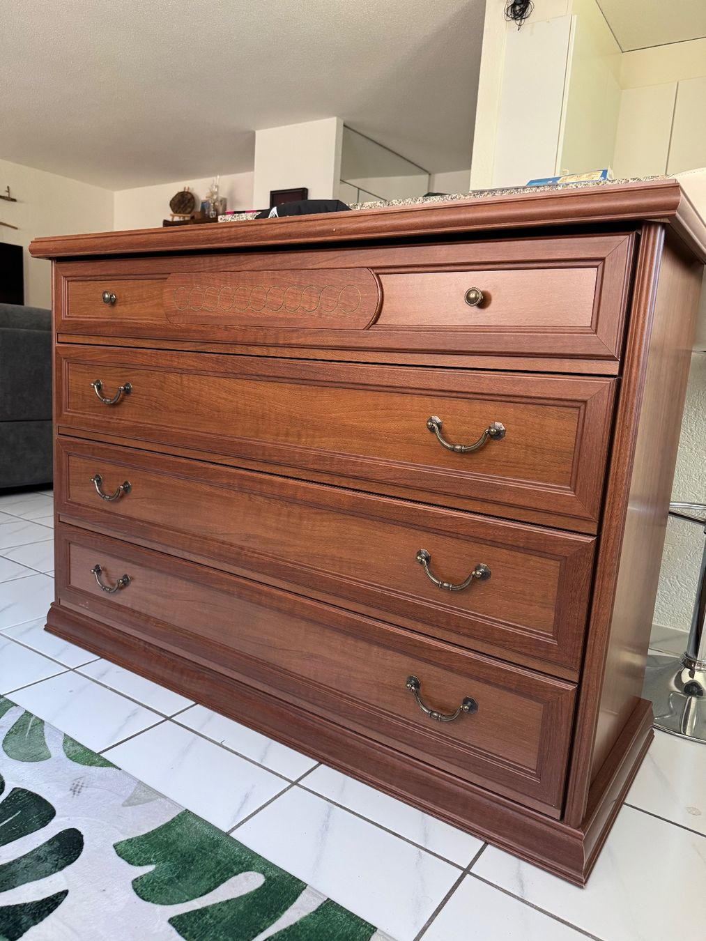 Commodes: Kommode, mit 4 Schubladen – D'occasion à Fehraltorf par MagiSav
